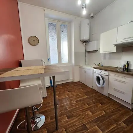 Le Sleeping Lion Apartment *